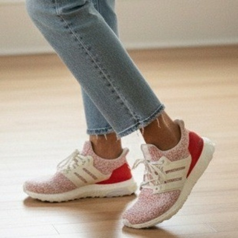 Adidas Women's Ultraboost Running‎ Shoes Red White Knit Boost Midsole - Size 7.5